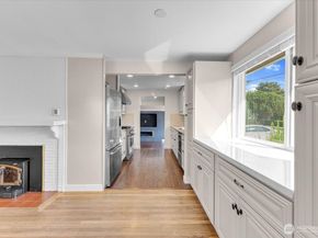 4816 SW Alaska Street, Seattle WA 98116