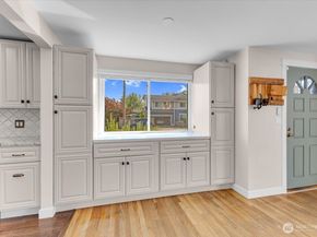 4816 SW Alaska Street, Seattle WA 98116