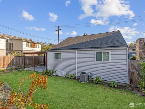 4816 SW Alaska Street, Seattle WA 98116