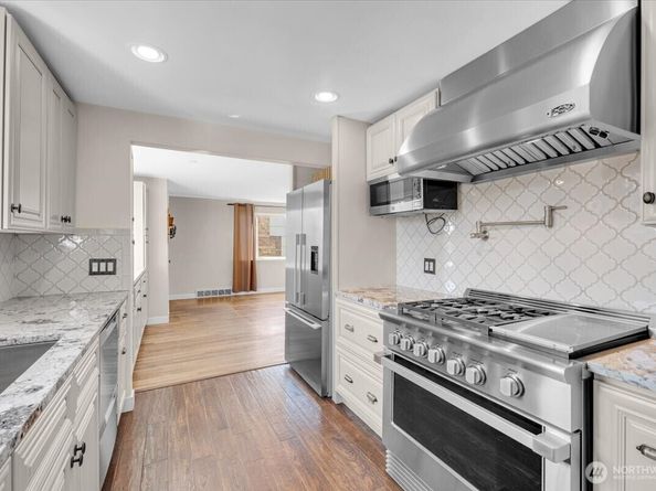 4816 SW Alaska Street, Seattle WA 98116