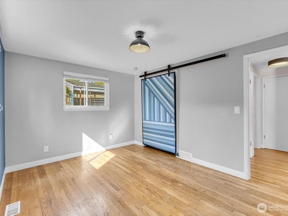 4816 SW Alaska Street, Seattle WA 98116