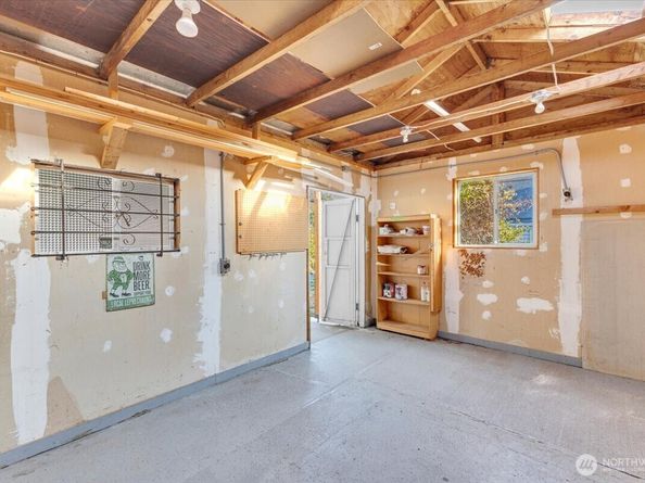 4816 SW Alaska Street, Seattle WA 98116