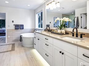 11216 NE 67th Street 4, Kirkland WA 98033