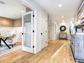 11216 NE 67th Street 4, Kirkland WA 98033