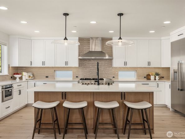 11216 NE 67th Street 4, Kirkland WA 98033