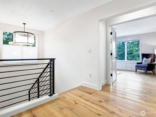 11216 NE 67th Street 4, Kirkland WA 98033