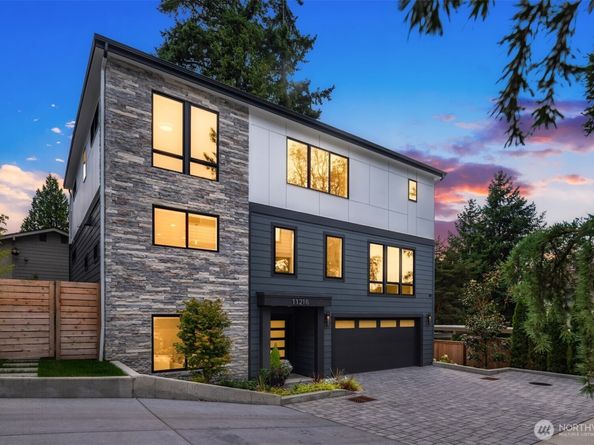 11216 NE 67th Street 4, Kirkland WA 98033