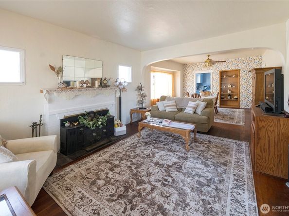 1111 Maple Street, Everett WA 98201