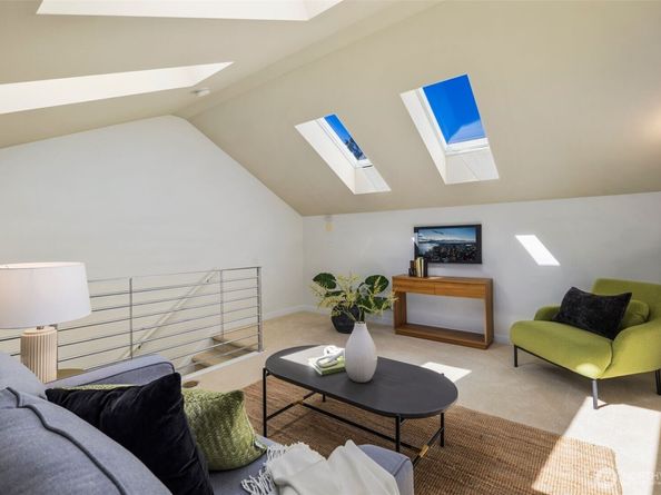 21 W Florentia Street, Seattle WA 98119