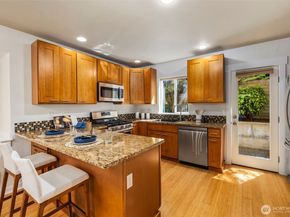21 W Florentia Street, Seattle WA 98119