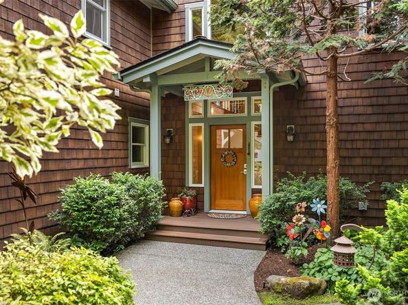 9889 NE South Beach Drive, Bainbridge Island WA 98110