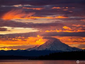 9889 NE South Beach Drive, Bainbridge Island WA 98110