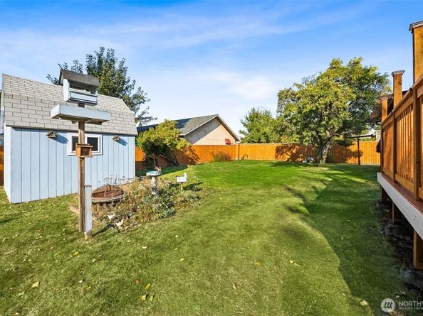 2104 S 253rd Street, Des Moines WA 98198