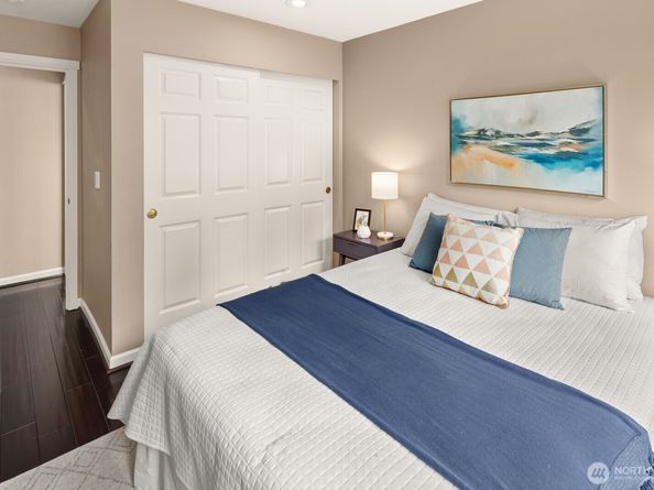 12170 NE 24th Street 211, Bellevue WA 98005