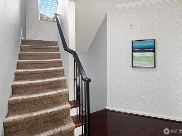12170 NE 24th Street 211, Bellevue WA 98005