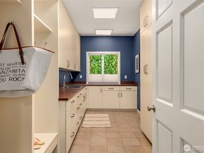 1850 Beans Bight Road NE, Bainbridge Island WA 98110