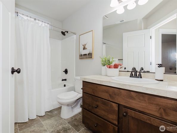 4460 NW Arriva Way, Silverdale WA 98383