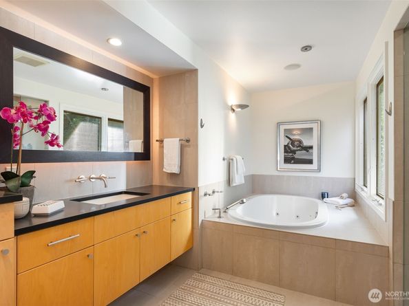 4660 NE 89th Street, Seattle WA 98115