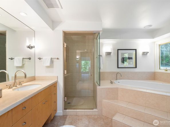 4660 NE 89th Street, Seattle WA 98115
