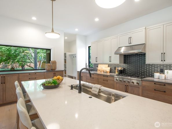4338 NE 58th Street, Seattle WA 98105