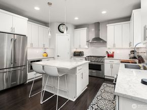 8015 NE 116th Place, Kirkland WA 98034