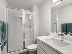 8015 NE 116th Place, Kirkland WA 98034
