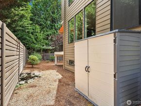 8015 NE 116th Place, Kirkland WA 98034