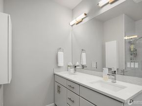 8015 NE 116th Place, Kirkland WA 98034