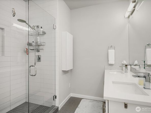 8015 NE 116th Place, Kirkland WA 98034