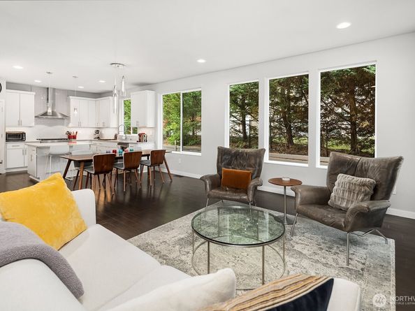 8015 NE 116th Place, Kirkland WA 98034