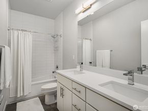 8015 NE 116th Place, Kirkland WA 98034