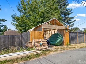 3503 Rockefeller Avenue, Everett WA 98201
