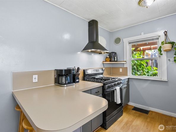 3503 Rockefeller Avenue, Everett WA 98201