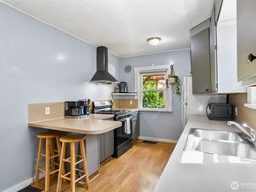 3503 Rockefeller Avenue, Everett WA 98201