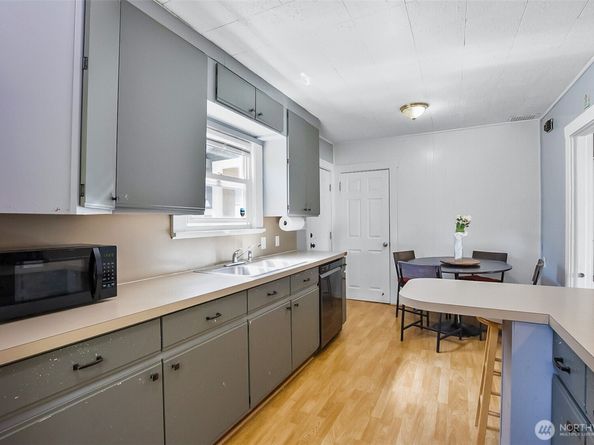 3503 Rockefeller Avenue, Everett WA 98201