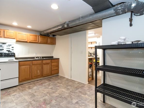 3503 Rockefeller Avenue, Everett WA 98201