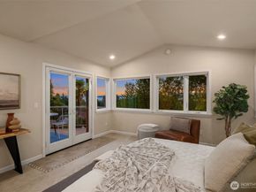 2009 30th Avenue W, Seattle WA 98199