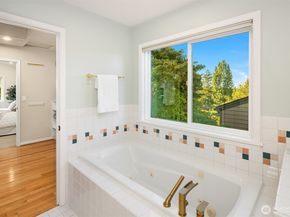 2009 30th Avenue W, Seattle WA 98199
