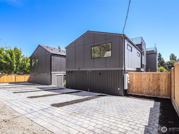 1807 SW Elmgrove Street, Seattle WA 98106