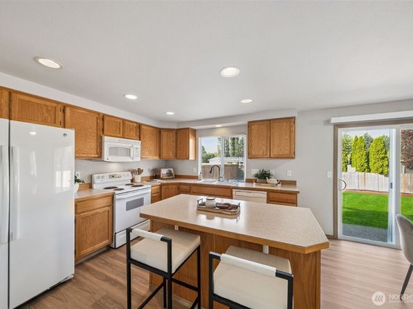 1964 SW 352nd Street, Federal Way WA 98023