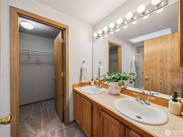 1964 SW 352nd Street, Federal Way WA 98023