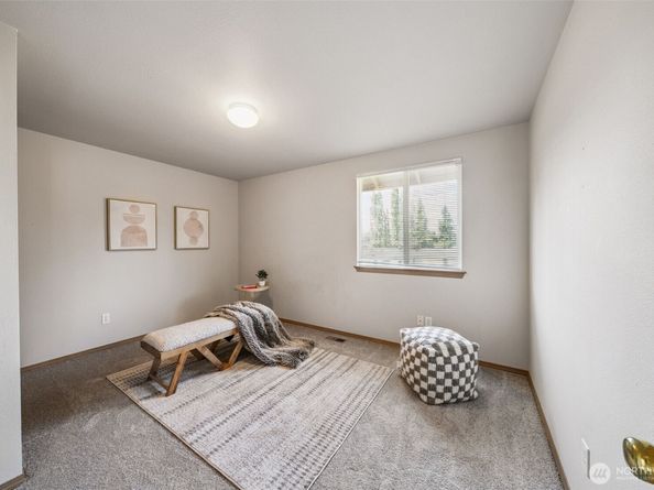 1964 SW 352nd Street, Federal Way WA 98023