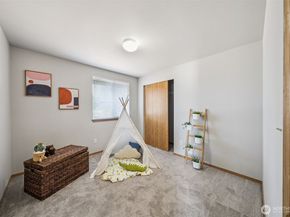 1964 SW 352nd Street, Federal Way WA 98023