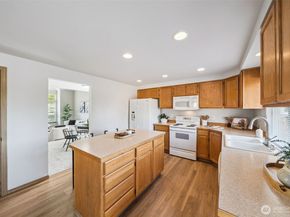 1964 SW 352nd Street, Federal Way WA 98023