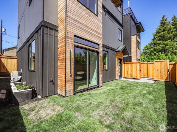 8105 18th Avenue SW, Seattle WA 98106