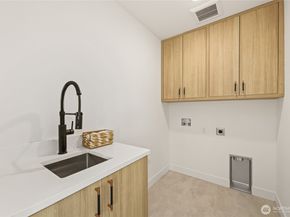 8105 18th Avenue SW, Seattle WA 98106