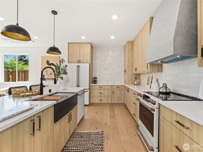 8105 18th Avenue SW, Seattle WA 98106