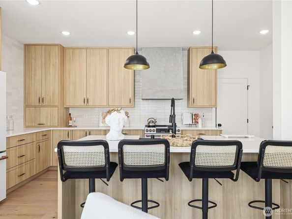 8105 18th Avenue SW, Seattle WA 98106