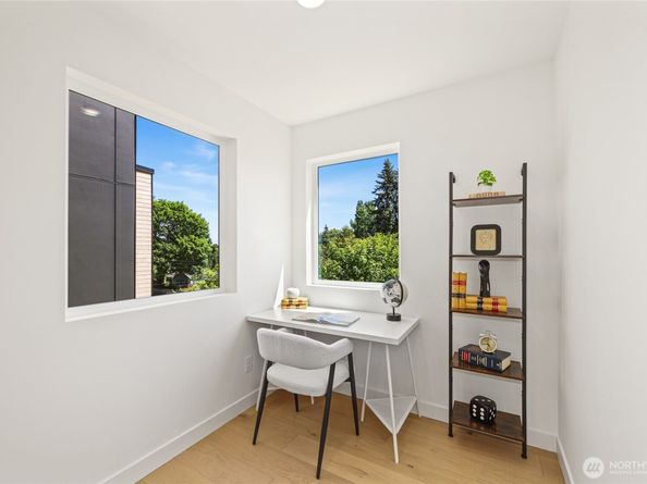 8105 18th Avenue SW, Seattle WA 98106