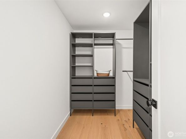 8105 18th Avenue SW, Seattle WA 98106